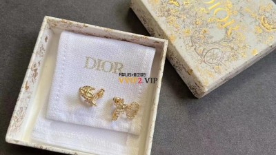디올 DIOR 귀걸이 이어링 로고 별 클레어 디 루네 E1099CDLCY 검수사진 ☆☆☆☆☆ #vvip공장