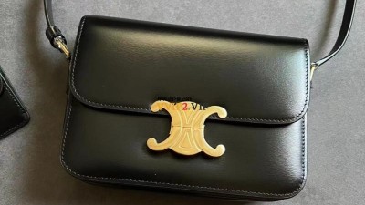 셀린느 CELINE 틴 트리오페 숄더백 샤이니 카프스킨 TEEN TRIOMPHE BAG IN SHINY CALFSKIN/블랙 188423BF4.38NO 검수사진 ☆☆☆☆☆ #vvip공장