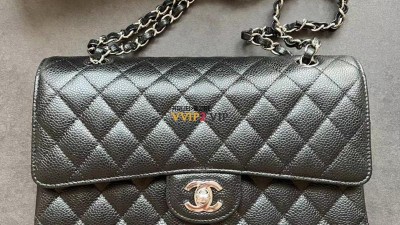 샤넬 CHANEL 클래식 미듐 클미 캐비어 플랩백 은장 A01112 [사이즈] 25.5cm 검수사진 #vvip공장