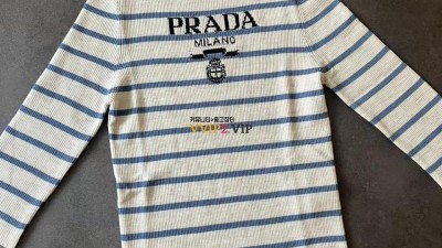 프라다 PRADA 슈퍼파인 울 크루넥 스웨터 마블 그레이/페리윙클 블루 PRADA P24V1G_11J5_F0VWZ_S_231 [사이즈] 38 40 42 검수사진