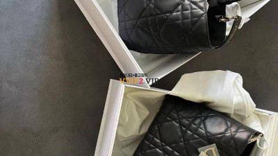 디올 뚜주흐 뚜주흐백 미디엄 블랙 / DIOR TOUJOURS MEDIUM BLACK [M2821OSHJ] 검수사진 #여왕샵
