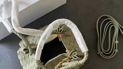 Bottega Veneta 보테가베네타 안디아모 파라슈트 백 스몰 [사이즈] 22*18*16cm 검수사진 #Bibi샵