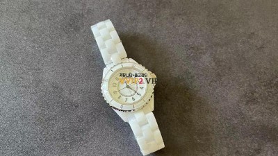 샤넬 CHANEL J12 33mm H5705 화이트 세라믹 다이아몬드 다이얼 여성 시계 @ 33MM + 스위스 쿼츠 무브먼트 검수사진 #신공장