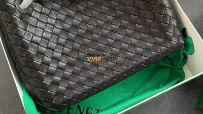 보테가베네타 안디아모 미듐 토트백 초콜릿 색상 Bottega Veneta Andiamo 검수사진 #티무역