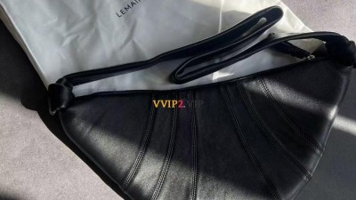 LEMAIRE 르메르 24FW MEDIUM CROISSANT BAG BG0001 LL0018 999 미디움 크루아상 백 [사이즈] 미듐 22*47cm 검수사진 #vvip공장