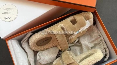 에르메스 시프레 시어링 양털 고트스킨 스웨이드 샌들 베이지 에크루 퍼 슬리퍼 여성샌들 [사이즈] 35~41 검수사진