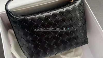 보테가베네타 BOTTEGA VENETA 월리스 가죽 토트백 [사이즈] 20x13x9.5cm 검수사진 #vvip공장