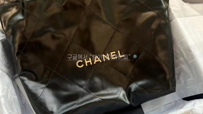 샤넬 CHANEL 22백 블랙 금장 스몰 AS3260 [사이즈] 35x37x7cm 검수사진 #지존샵