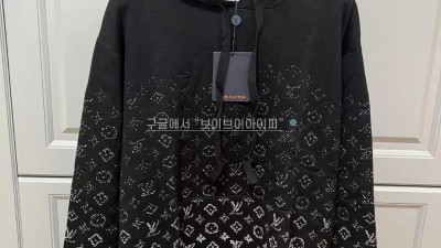 루이비통 모노그램 그라데이션 후드 티셔츠 1AARPM 검수사진