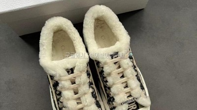 디올 시어링 워크앤디올 플랫폼 스니커즈 로우 탑 Dior 오블리크 퍼 운동화 검수사진