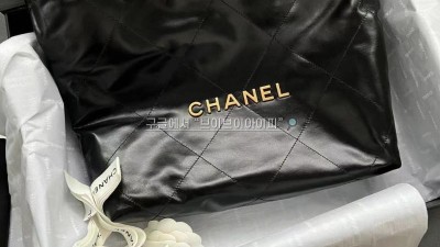 샤넬 CHANEL 22백 블랙 금장 스몰 AS3260 [사이즈] 35x37x7cm 검수사진 #지존샵