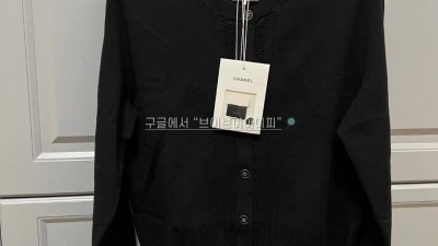 샤넬 24FW 가디건 니트 CC로고 버튼 펀칭 시스루 블랙 화이트 P77890 검수사진 #타지아