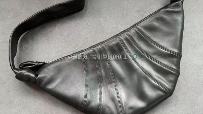 LEMAIRE 르메르 24FW MEDIUM CROISSANT BAG BG0001 LL0018 999 미디움 크루아상 백 [사이즈] 미듐 22*47cm 검수사진 #vvip공장