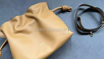 24 FW 로에베 플라멩코 미디엄 클러치 A411FC1XBF TP429620295 3컬러 30x25x10cm 검수사진 #vvip공장