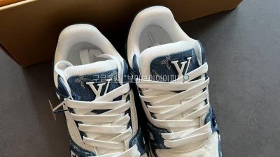 루이비통 운동화 LV 트레이너 스니커즈 1A9JG7 검수사진