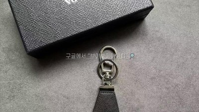 프라다 PRADA 삼각로고 사피아노 키링 2PP041 053 F0002 검수사진 #vvip공장