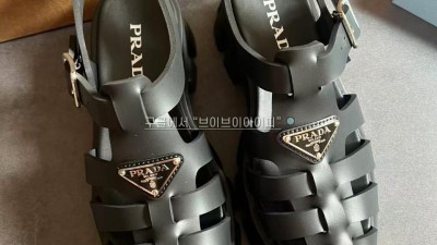 프라다 스트랩 통굽 여성 러버 샌들 화이트 블랙 1X853M 35~39 굽 6cm 검수사진