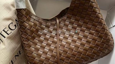 보테가베네타 캄파나 숄더 백 미디엄 브라운 844249V4SC01019 검수사진