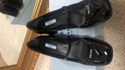 프라다 펌프스