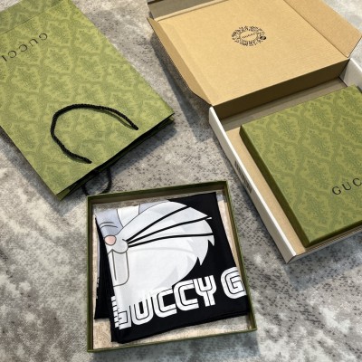 구찌 GUCCI 스퀘어 실크 스카프 SIZE 90*90cm @ 100% 실크 ☆☆☆☆☆