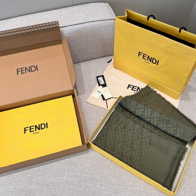 펜디 FENDI FF로고 스퀘어 자카드 숄 스카프 SIZE 140*140cm @ 울 45% + 실크 45% + 폴리아미드 10% ☆☆☆☆☆