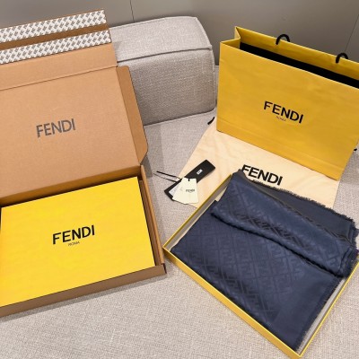 펜디 FENDI FF로고 스퀘어 자카드 숄 스카프 SIZE 140*140cm @ 울 45% + 실크 45% + 폴리아미드 10% ☆☆☆☆☆
