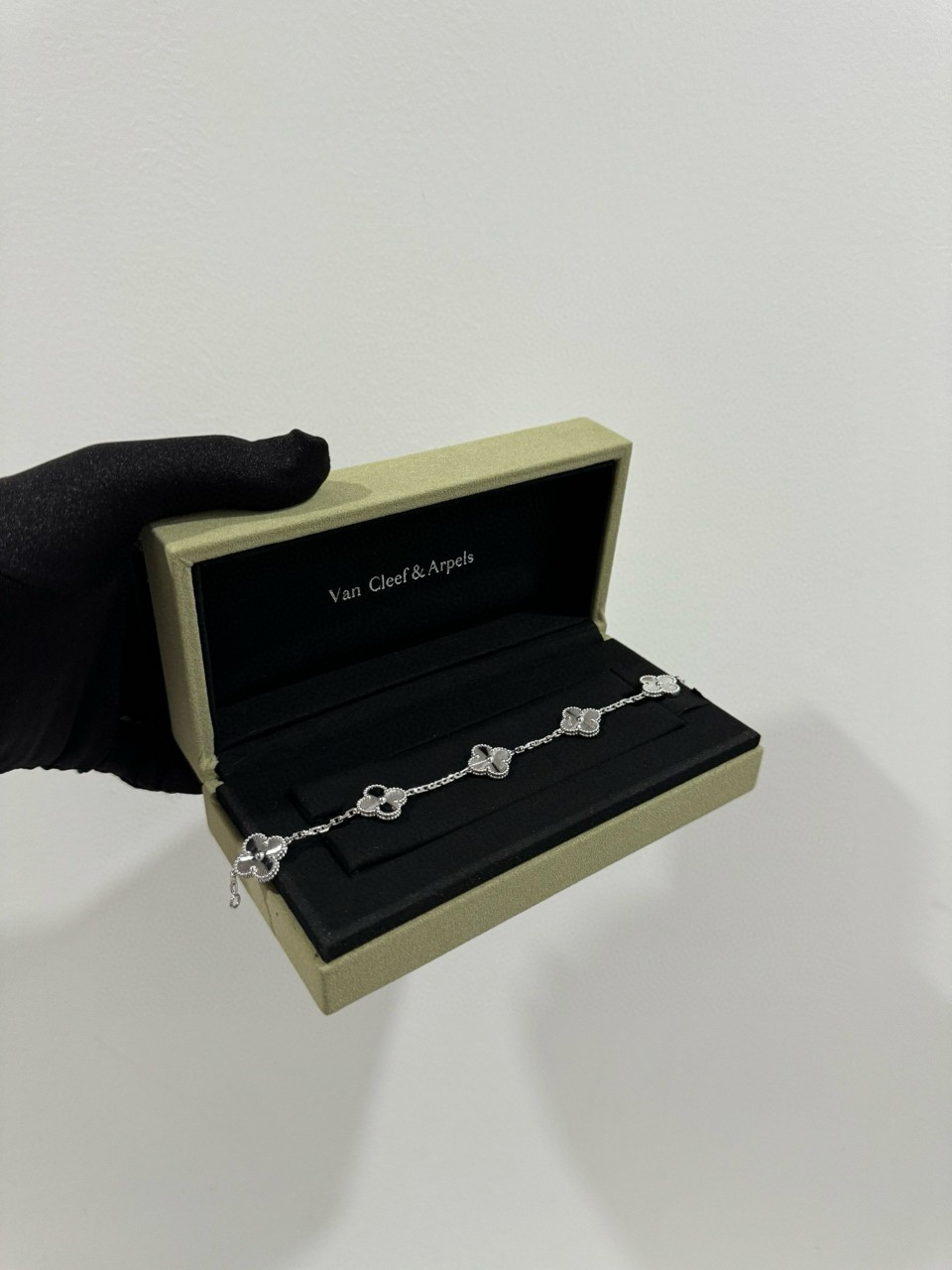 반클리프앤아펠 Van Cleef & Arpels 빈티지 알함브라 브레이슬릿, 5개 모티브 VCARP9XE00 #18k다이아몬드비밀공방