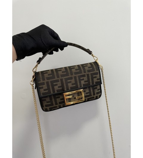 펜디 FENDI 패브릭 미니 바게트백 팁핸들 숄더백 8BS017A6V5F17U4 [사이즈] 19x11.5x4cm #vvip공장
