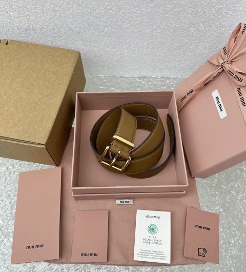 미우미우 MIU MIU 스퀘어 버클 레더 벨트 [사이즈] 길이 123cm / 유럽사이즈 90 / 폭 3.1cm #카타