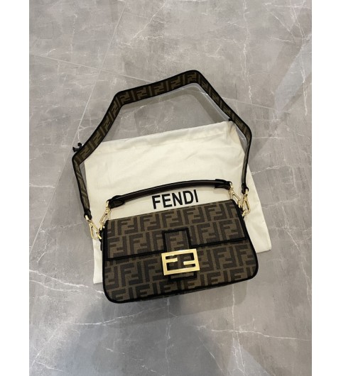 펜디 FENDI 미디움 바게트백 8BR600A6V5F17U4 (브라운) [사이즈] 26x15x6.5cm #vvip공장