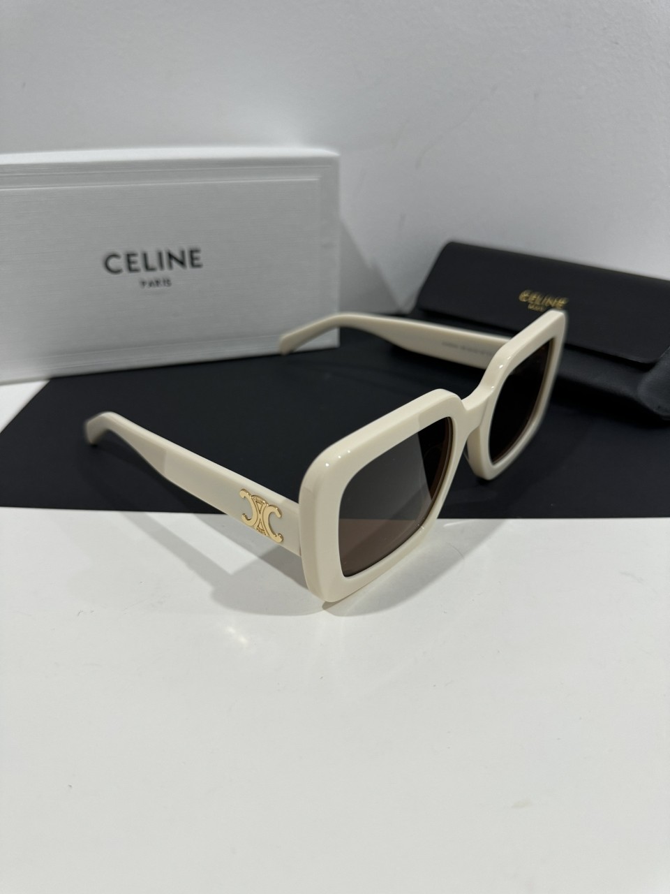 셀린느 CELINE 선글라스 CL40304U 01A [사이즈] 56-23-140 #vvip공장