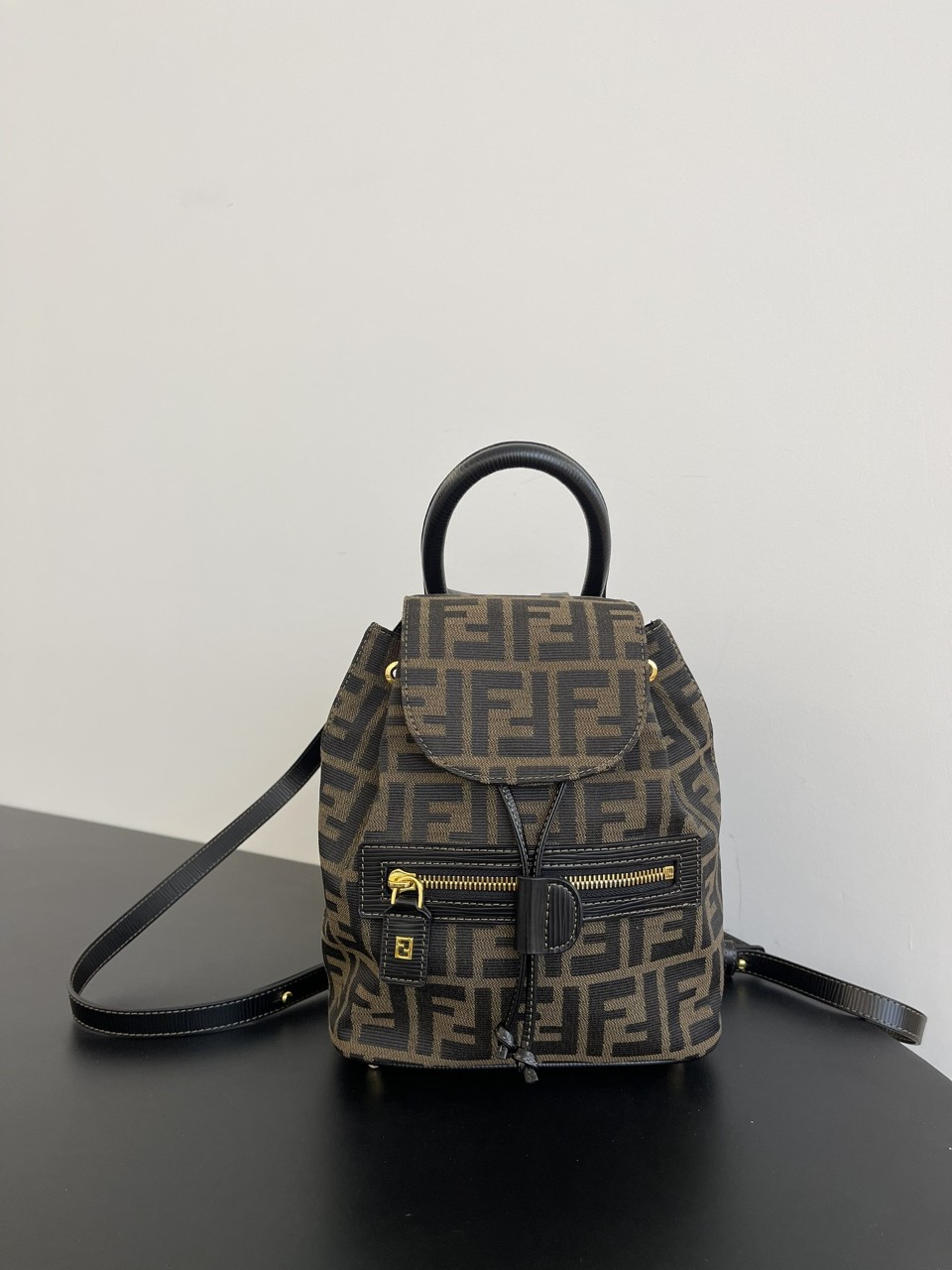 펜디 FENDI FF 자카드 패브릭 백팩 [사이즈] 18.5x24x10cm #boxini