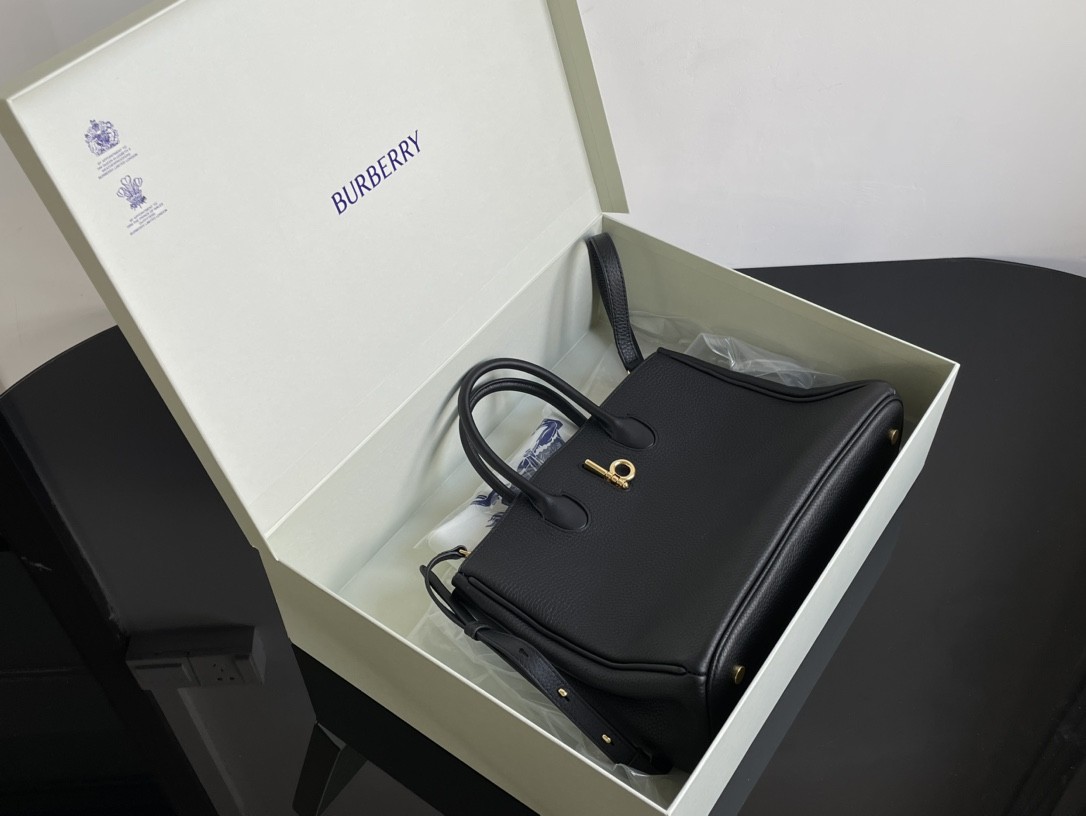 버버리 BURBERRY 로킹 홀스 스몰/미듐 토트백 [사이즈] 스몰 30cm, 미듐 36cm #vvip공장