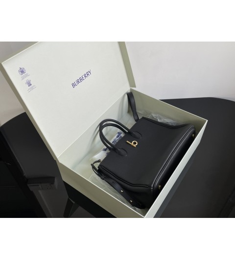 버버리 BURBERRY 로킹 홀스 스몰/미듐 토트백 [사이즈] 스몰 30cm, 미듐 36cm #vvip공장