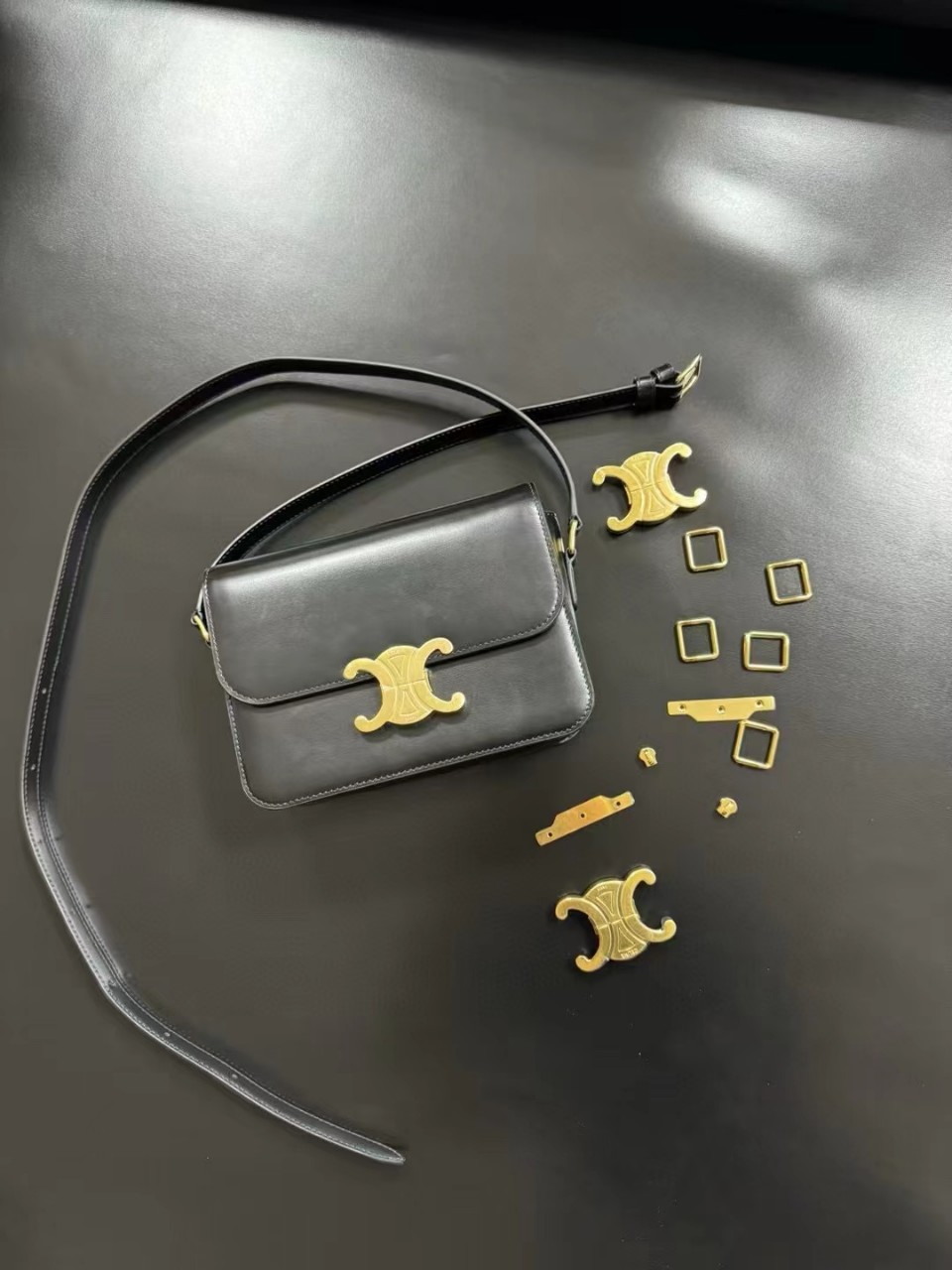 셀린느 CELINE 틴 트리옹프백 블랙 188423BF4 38NO [사이즈] 18.5x14x6cm #vvip공장