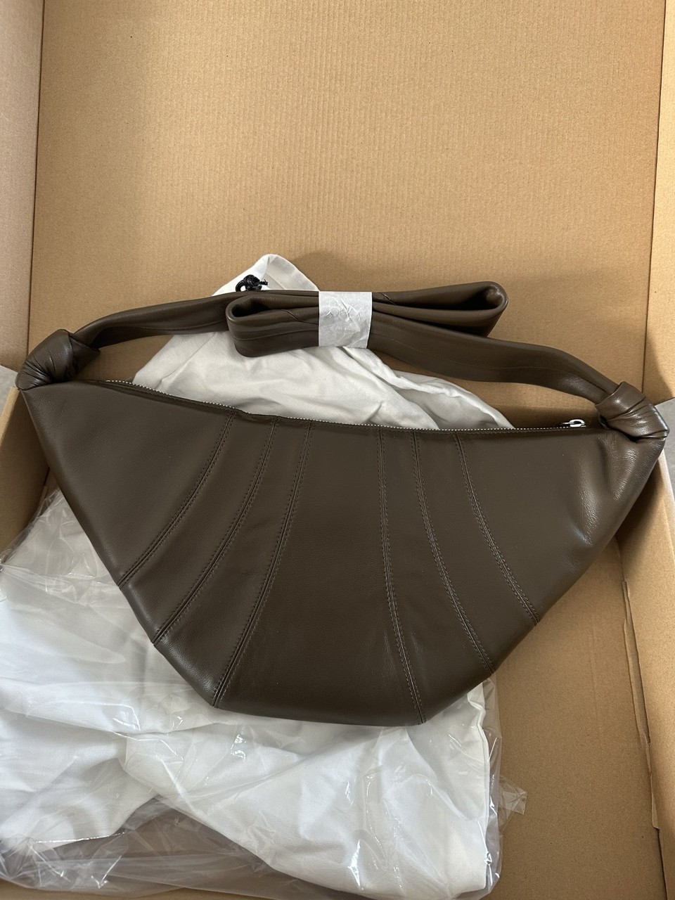 르메르 크루아상 범백 다크올리버 스몰 BG0001 LL095 501 (남여공용)