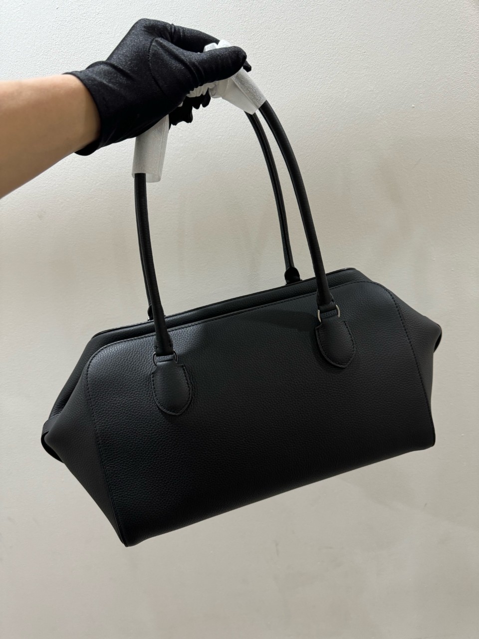 더로우 여성 EW 가죽 볼링백 2컬러 W1698L129BLPL 32x20x18cm #vvip공장