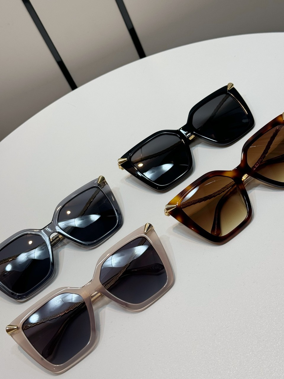 불가리 SERPENTI 스퀘어 프레임 선글라스 BV40002I 01A 55-18-140