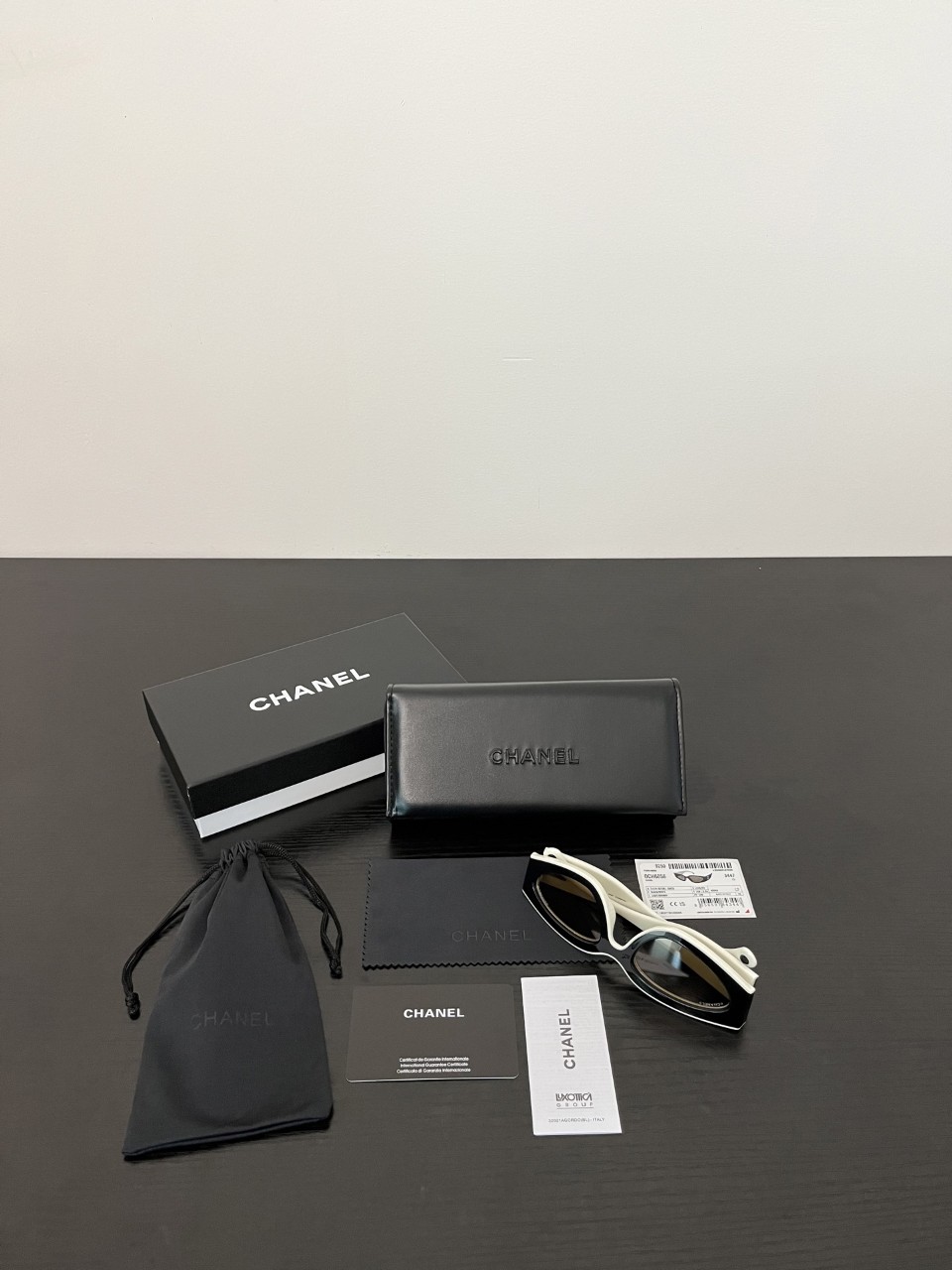 CHANEL 샤넬 선글라스 CH6056 C534 여성 블랙 화이트 박스 MadeItaly