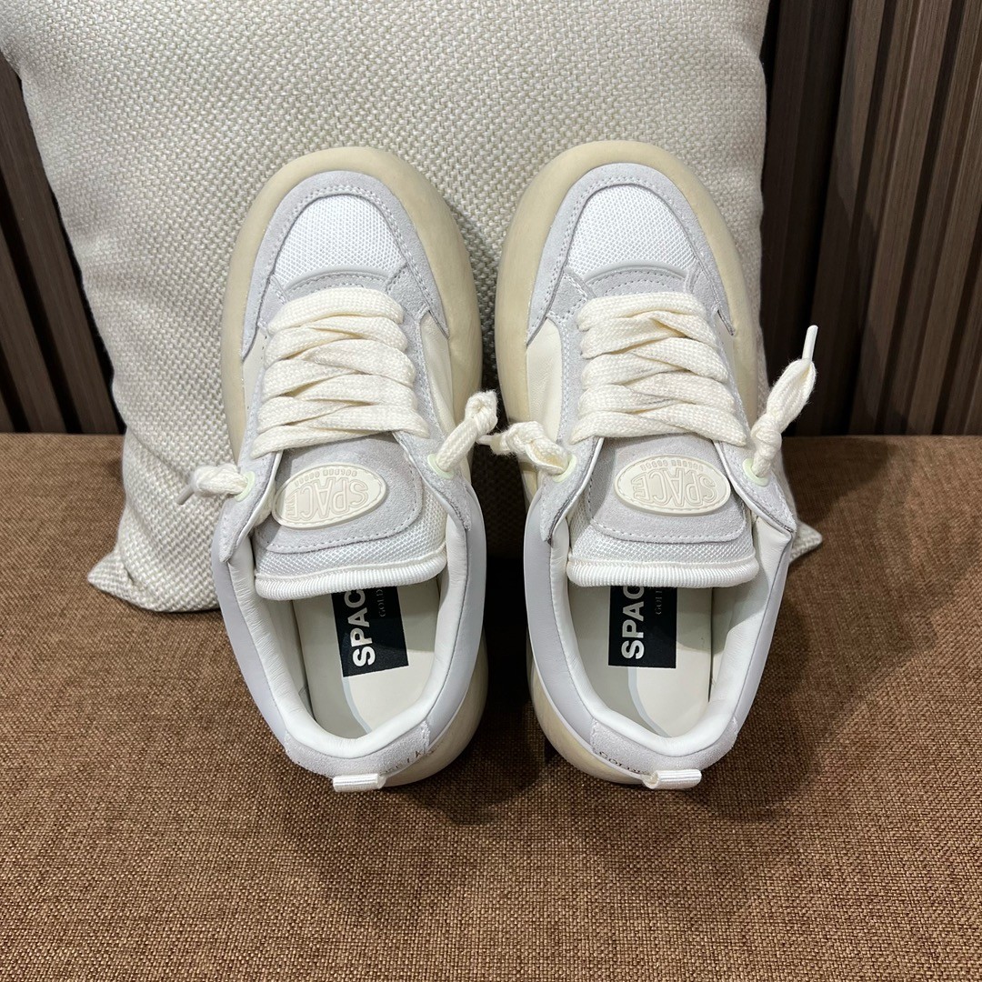 골든구스 퍼포레이티드 스타 스웨이드 스페이 스-스타 큐브 | Golden Goose 35~40