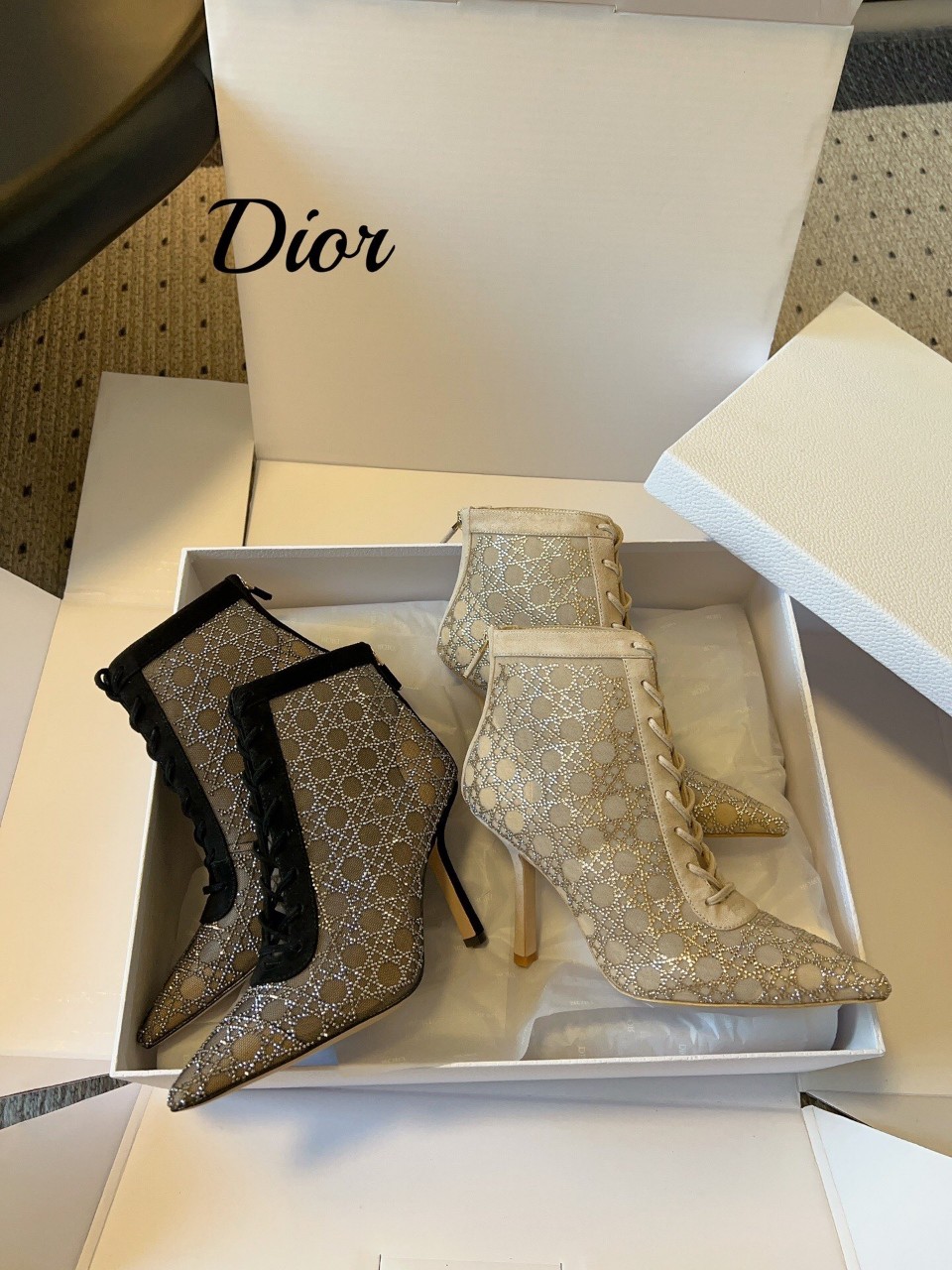 디올 Dior Capture 힐 앵클 부츠 시스루 메시 & 실버 톤 라인스톤 까나쥬 모티브, 스웨이드 염소 가죽 KDT134SET S04X 35~42