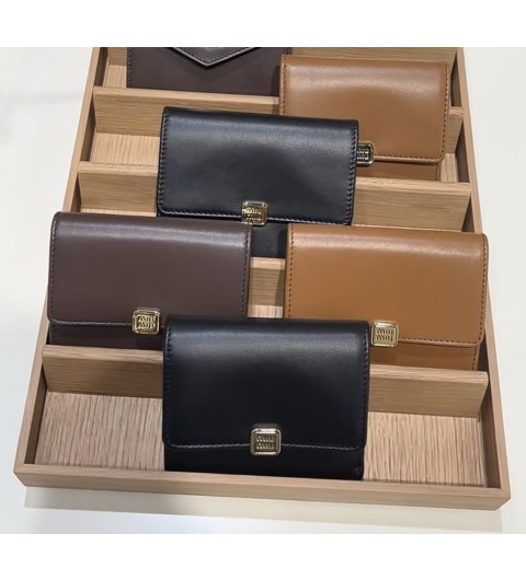 미우미우 MIU MIU 플랩 카드지갑 명함지갑 11x2x8cm