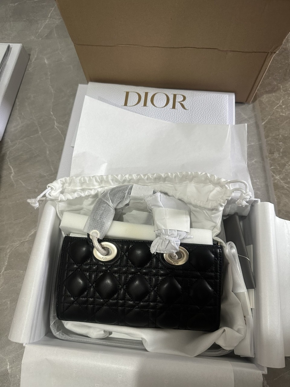 DIOR 레이디 디조이백 스몰 까나쥬 블랙/화이트 M0613ONGE M900 22x12x6cm #vvip공장