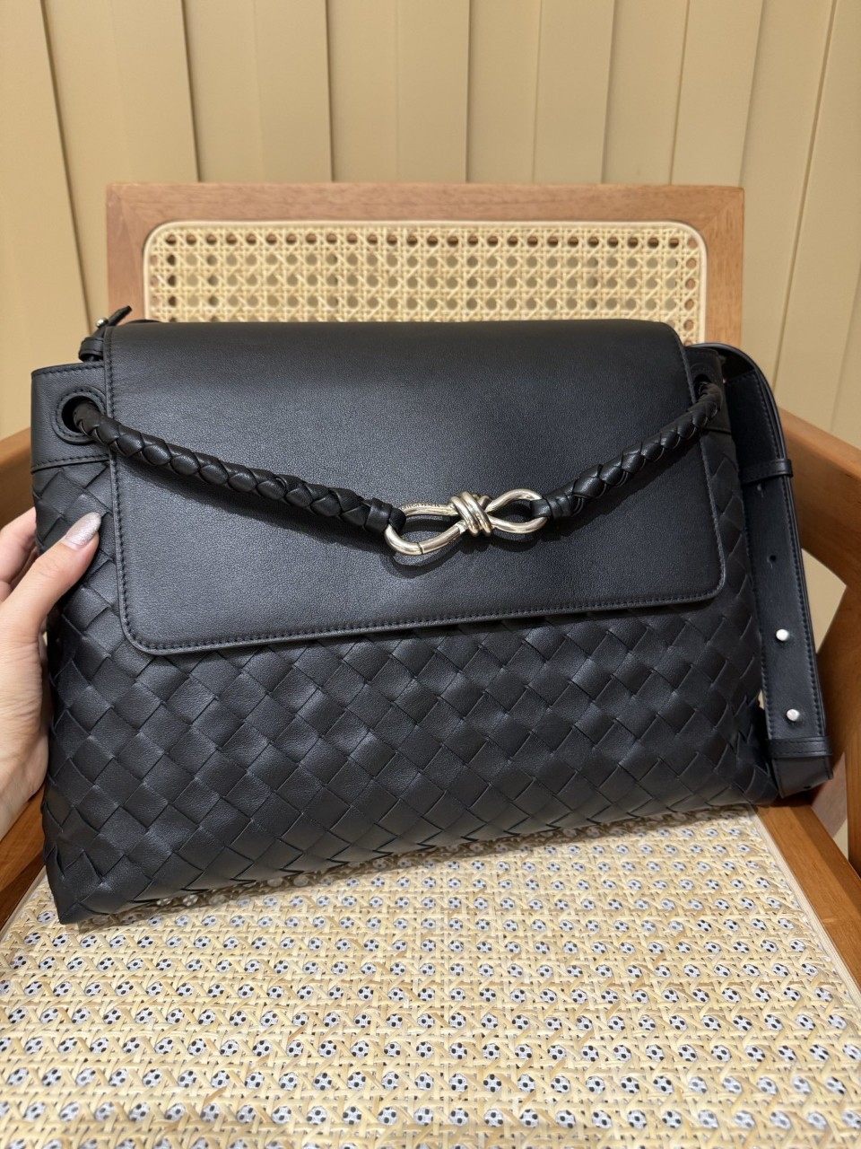 보테가 베네타 BOTTEGA VENETA 미디엄 안디아모 메신저 백 807715V2HLD3388 37x13x26cm