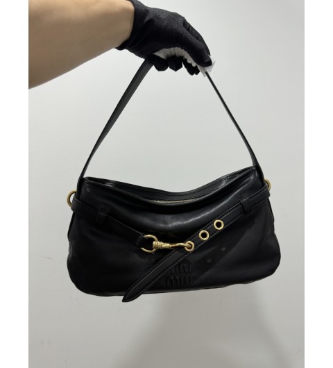 미우미우 아방뛰르 나파 가죽 가방 Aventure nappa leather bag 5BC182 2BBL F0NBL V OOO 33x19x5cm #브이브이아이피공장