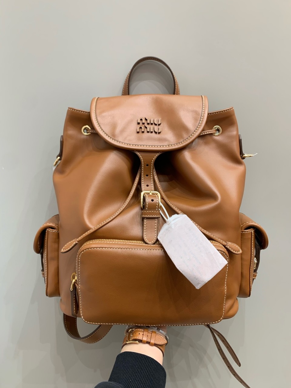 미우미우 MIU MIU 레더 백팩 5BZ042VOOO2CRW 25x29.5x12.5cm #모나샵