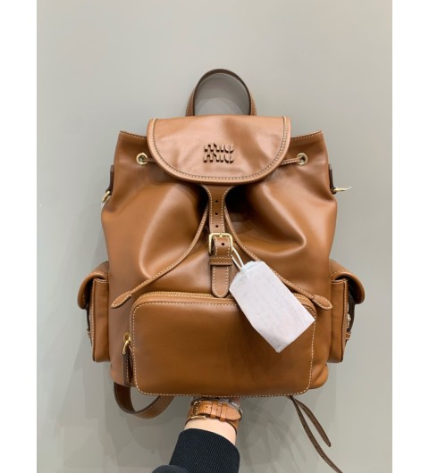 미우미우 MIU MIU 레더 백팩 5BZ042VOOO2CRW 25x29.5x12.5cm #모나샵
