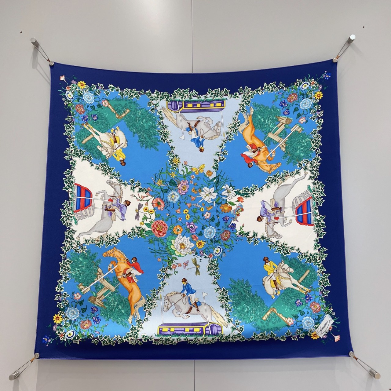 구찌 GUCCI 실크 스카프 90x90cm 100% 실크