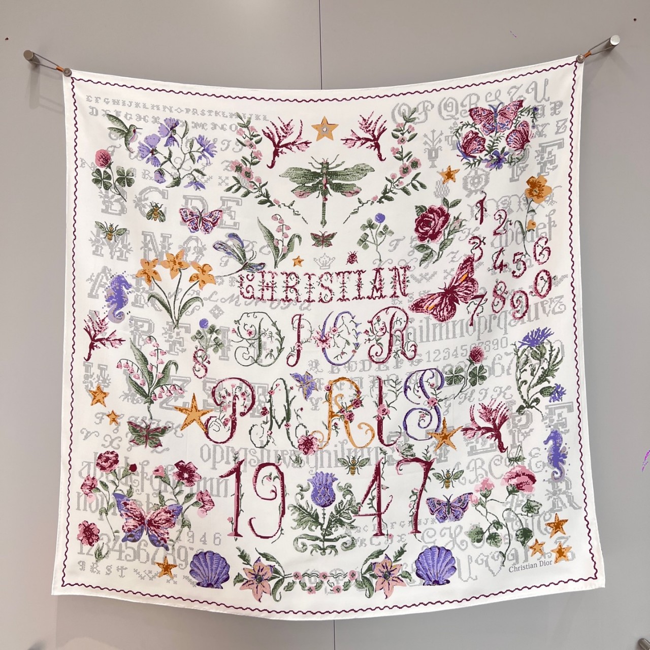 디올 DIOR 2025 실크 스카프 90×90cm 100% 실크