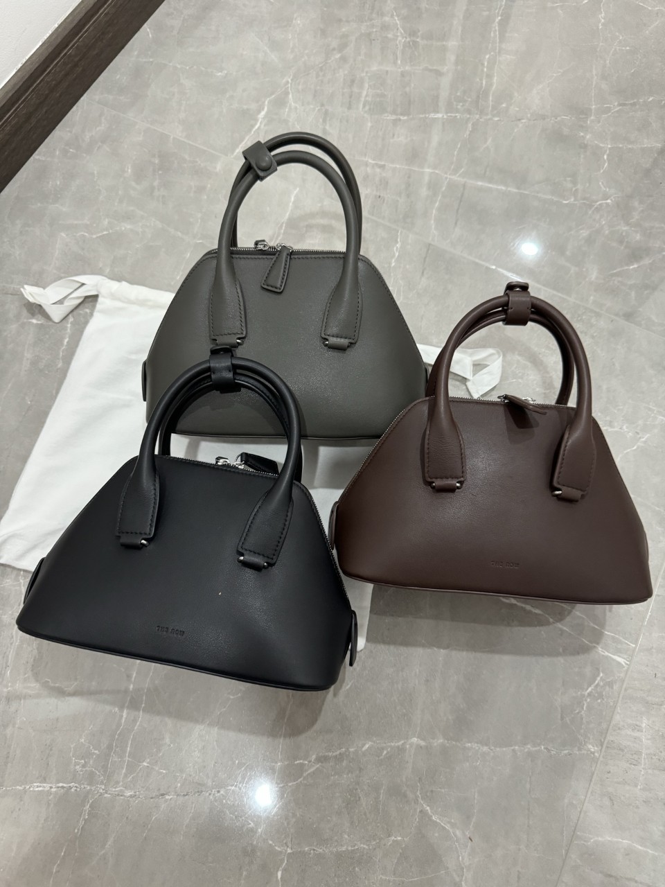 더로우 THE ROW 미니 데본 가방 가죽 W1708L145BRUS 24x15.5x12cm #vvip공장